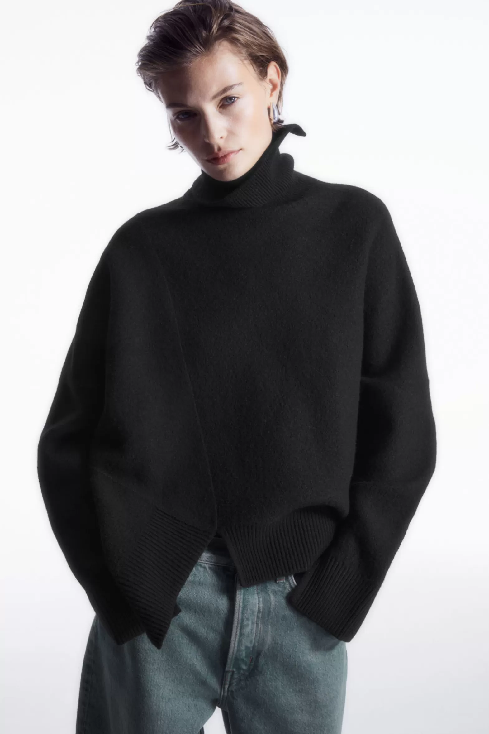 COS ASYMMETRIC MERINO WOOL JUMPER