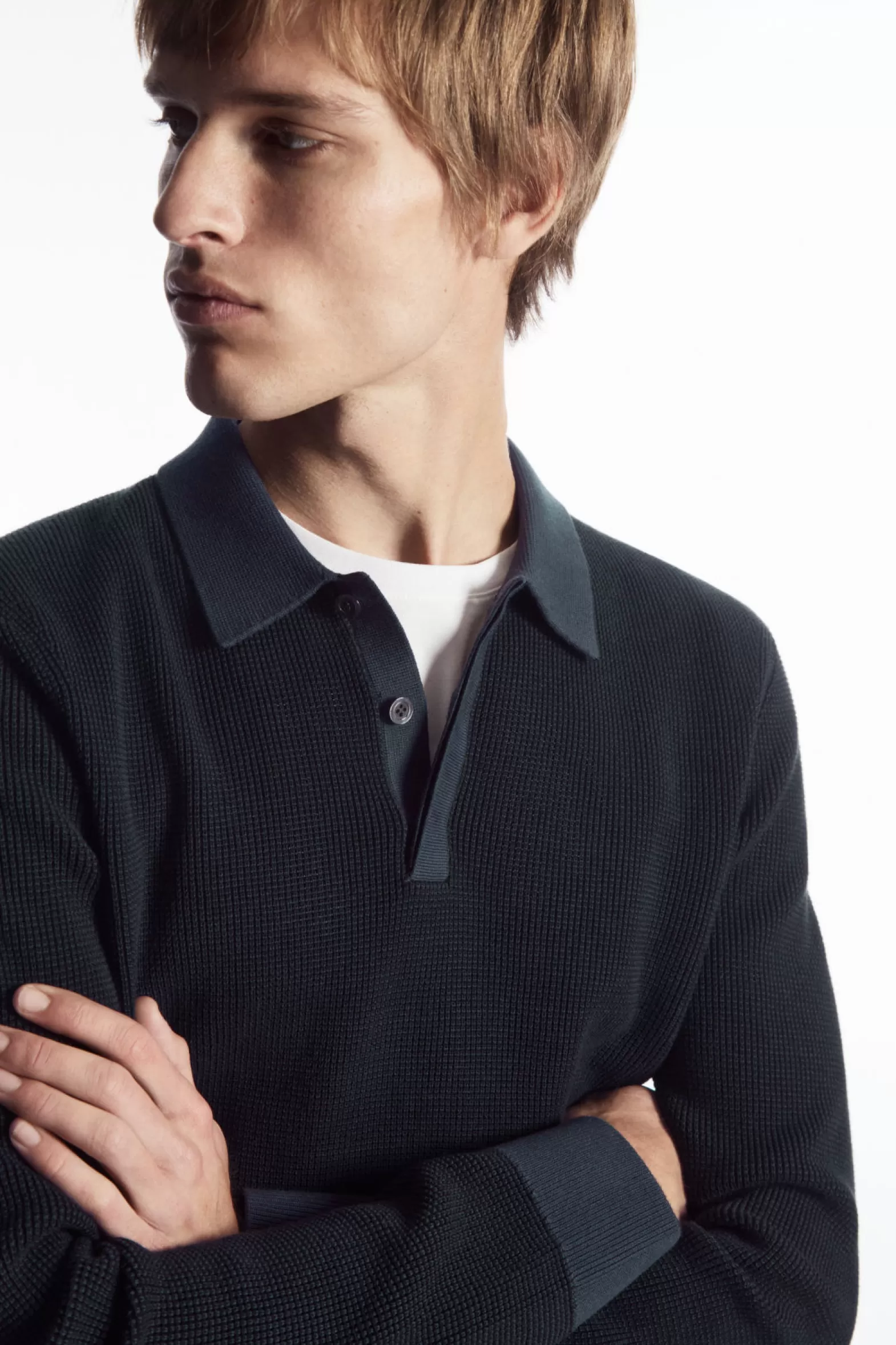 COS CONTRAST-TRIM WAFFLE-KNIT POLO SHIRT