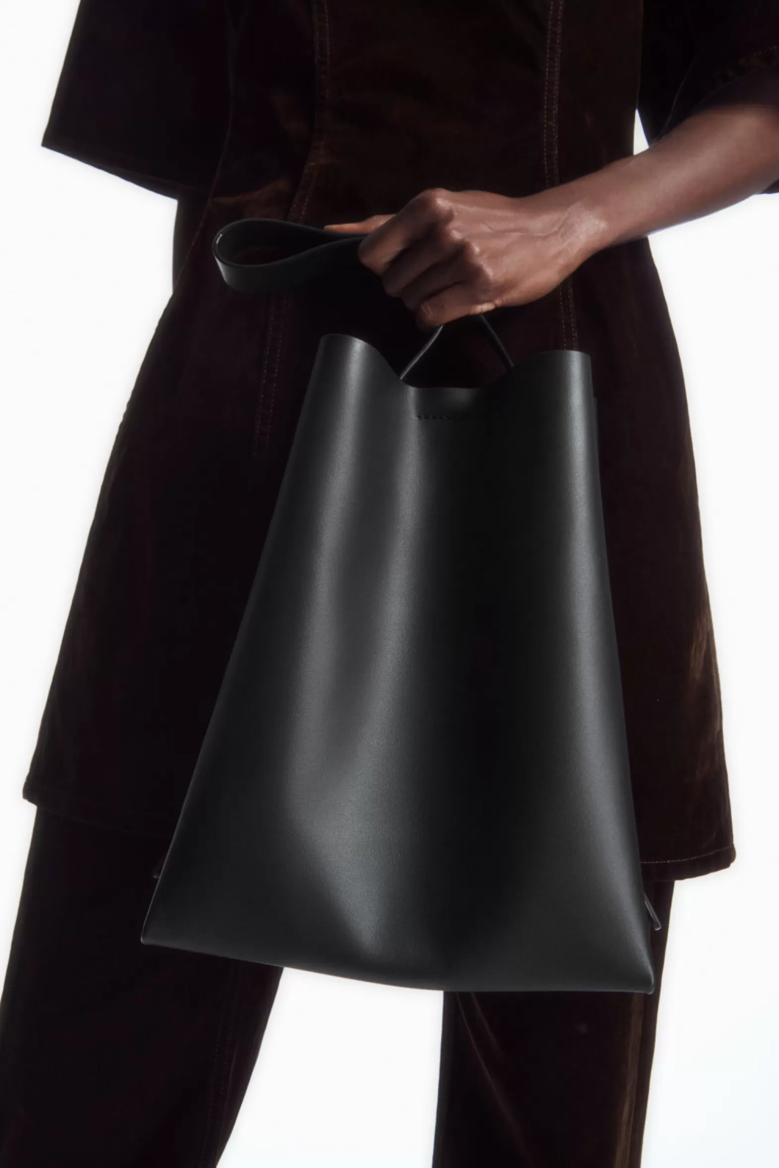 COS FOLDED SHOPPER - LEATHER