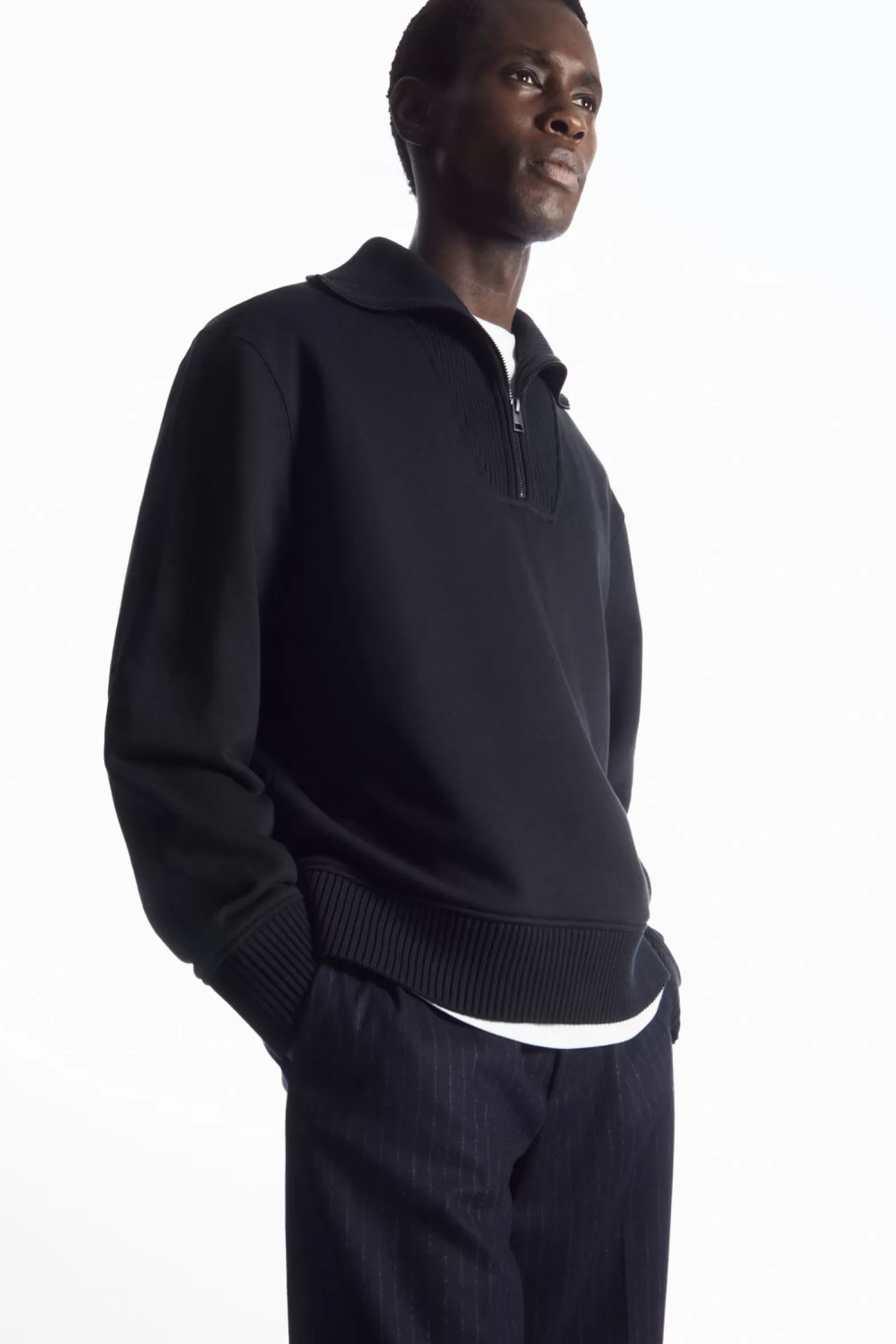 COS FUNNEL-NECK HALF-ZIP SWEATSHIRT