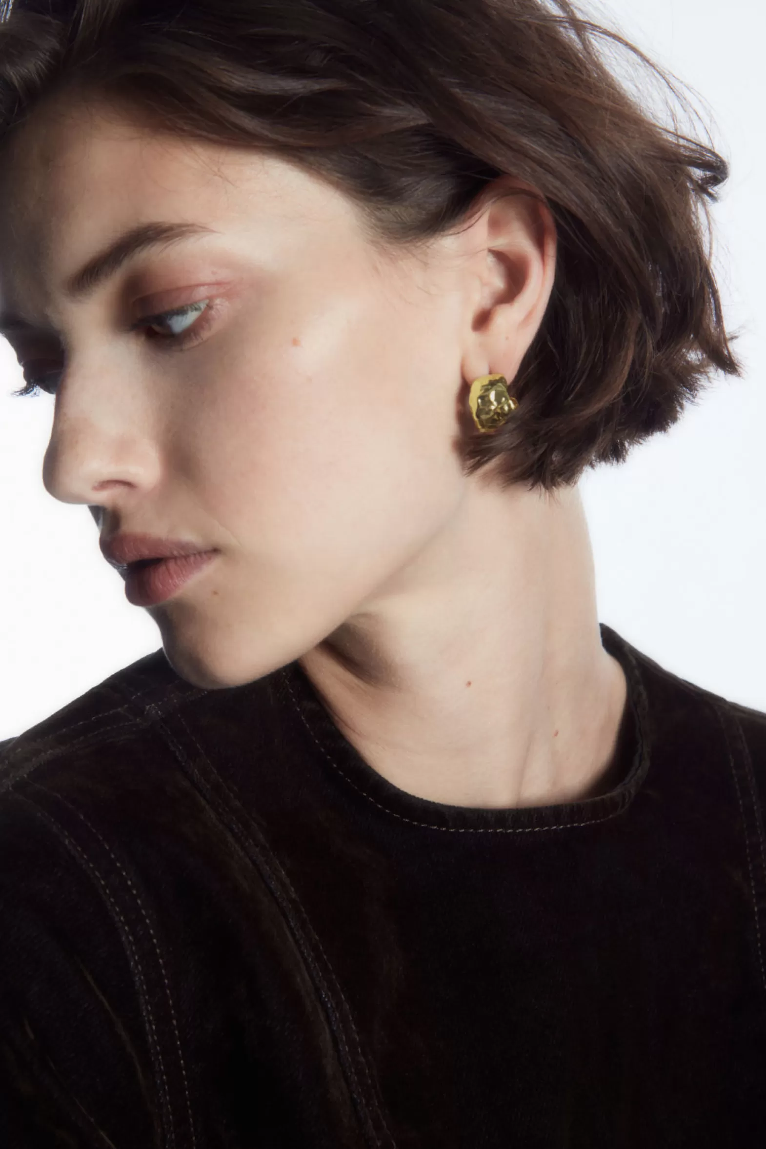 COS HAMMERED HOOP EARRINGS