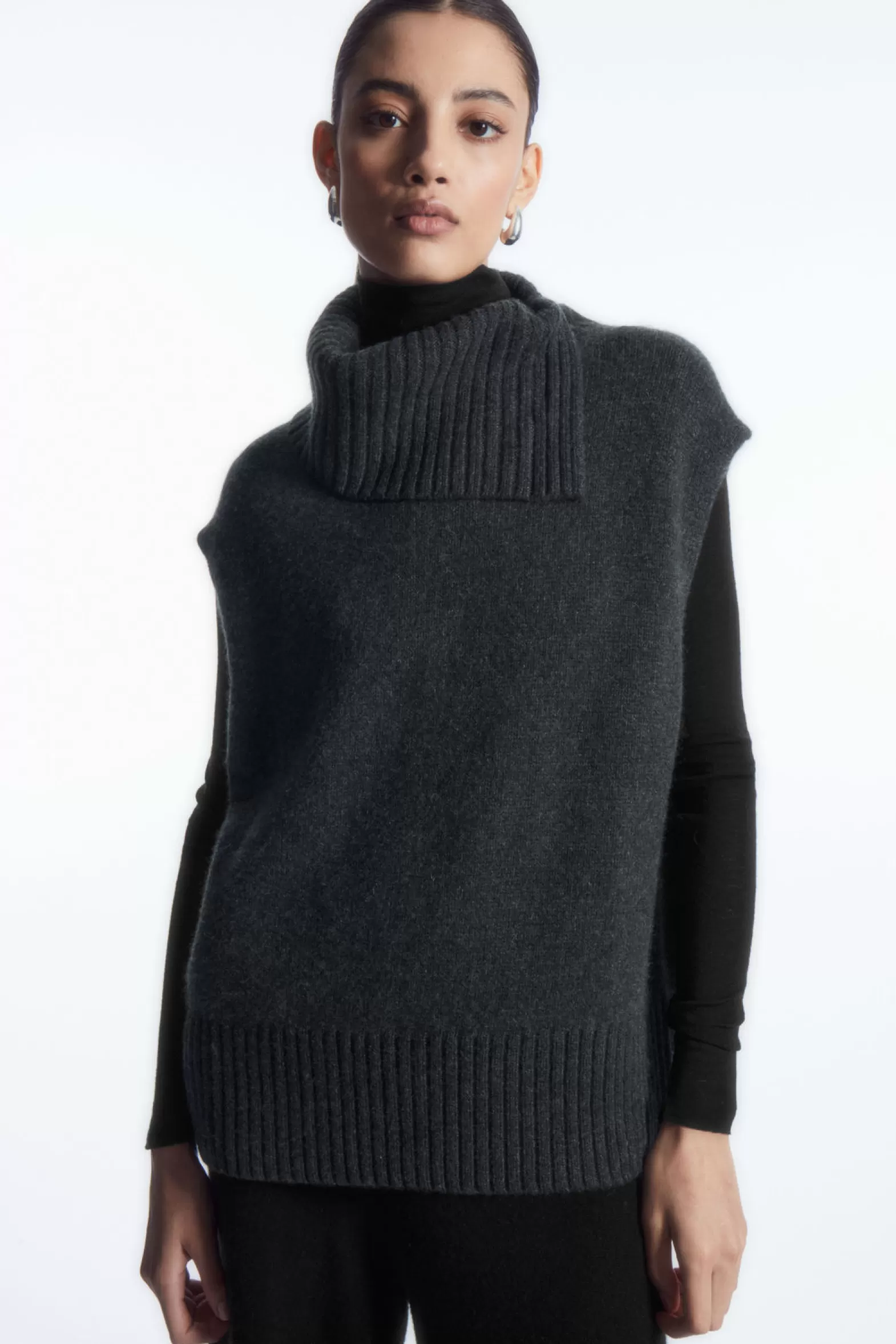 COS HIGH-NECK PURE CASHMERE VEST