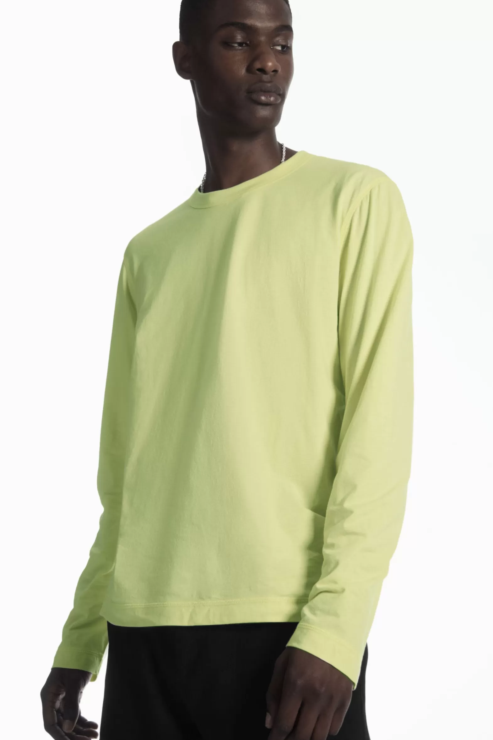 COS LIGHTWEIGHT LONG-SLEEVED T-SHIRT