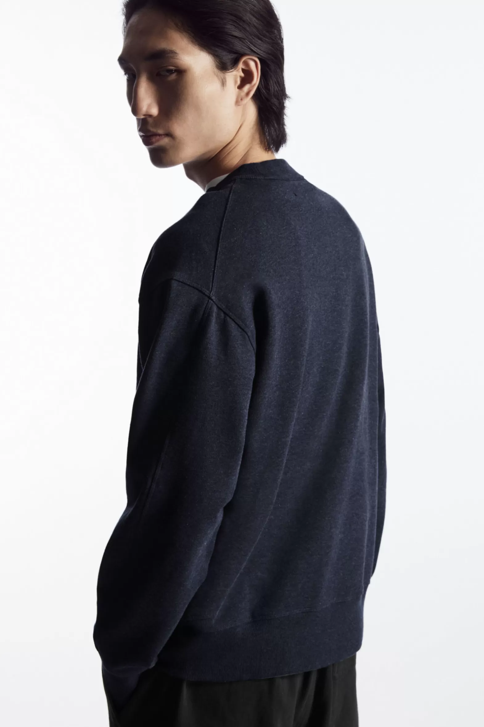 COS MOCK-NECK SWEATSHIRT