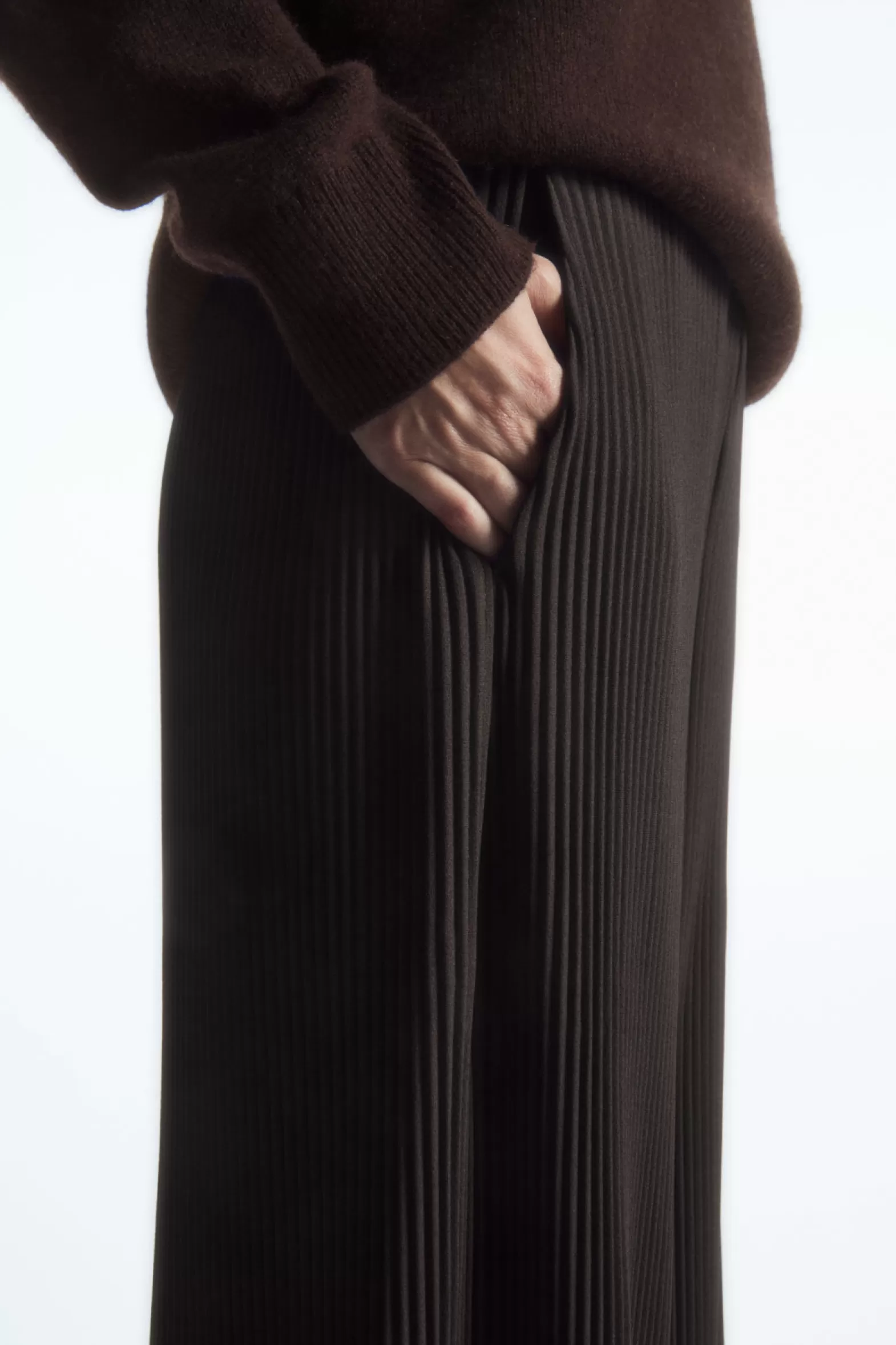 COS PLEATED WIDE-LEG TROUSERS