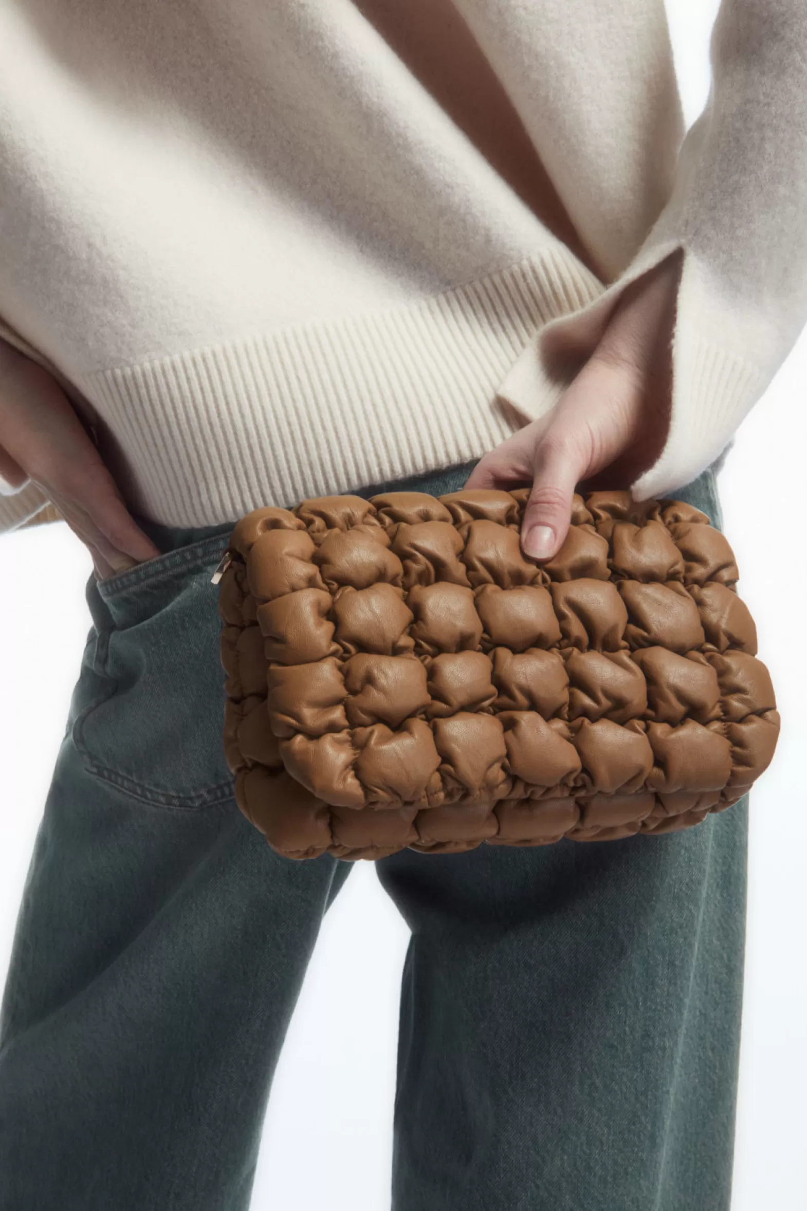 COS QUILTED CROSSBODY - LEATHER