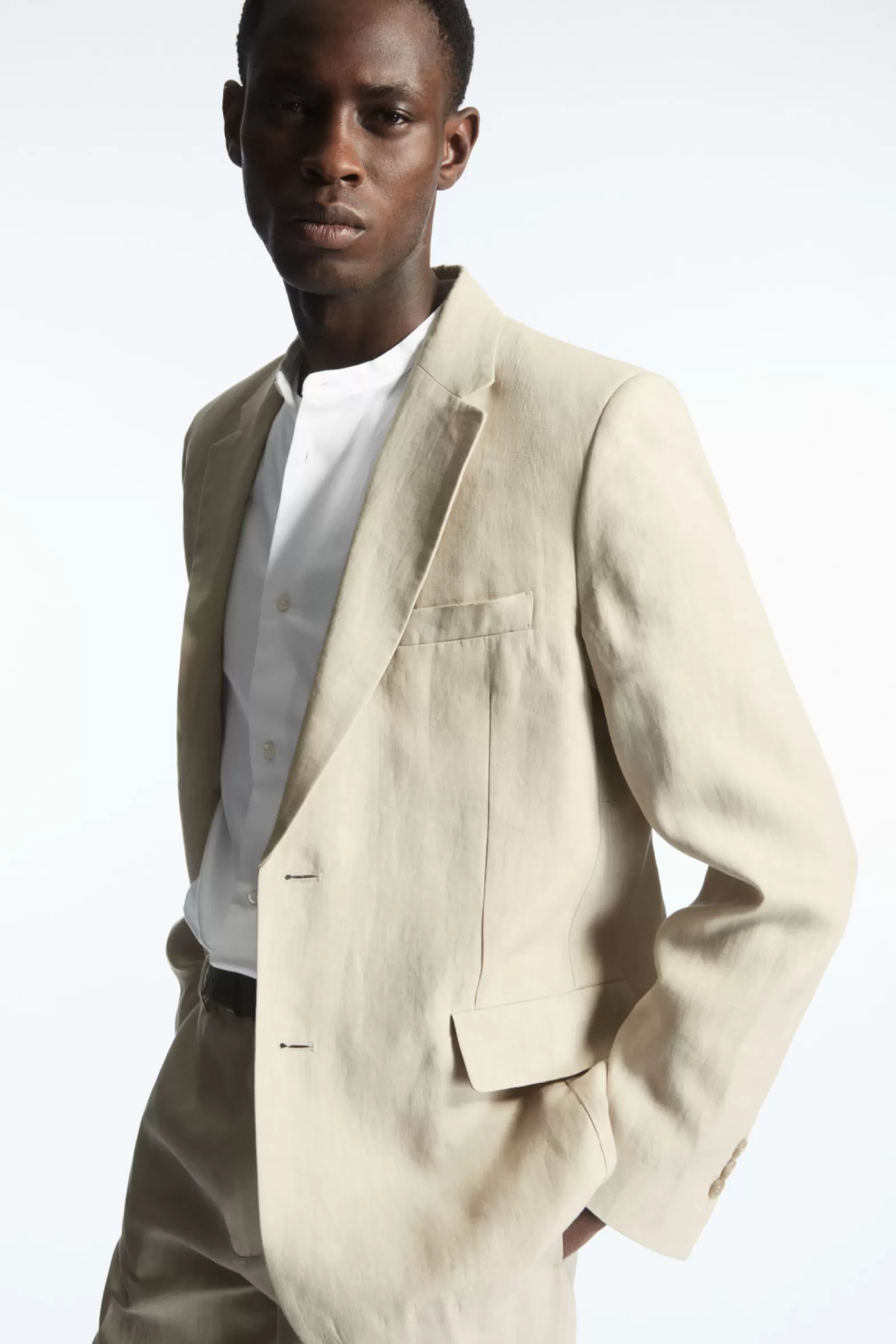 COS REGULAR-FIT SINGLE-BREASTED LINEN BLAZER