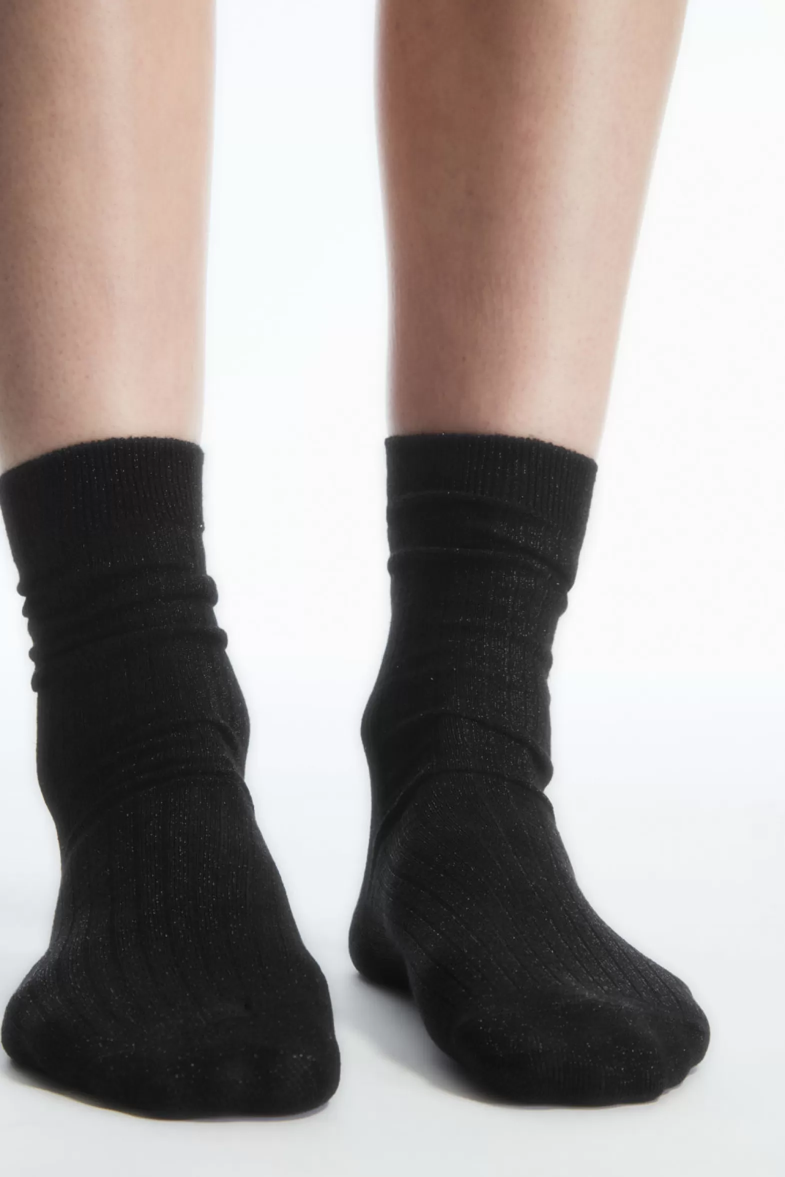 COS RIBBED LUREX SOCKS