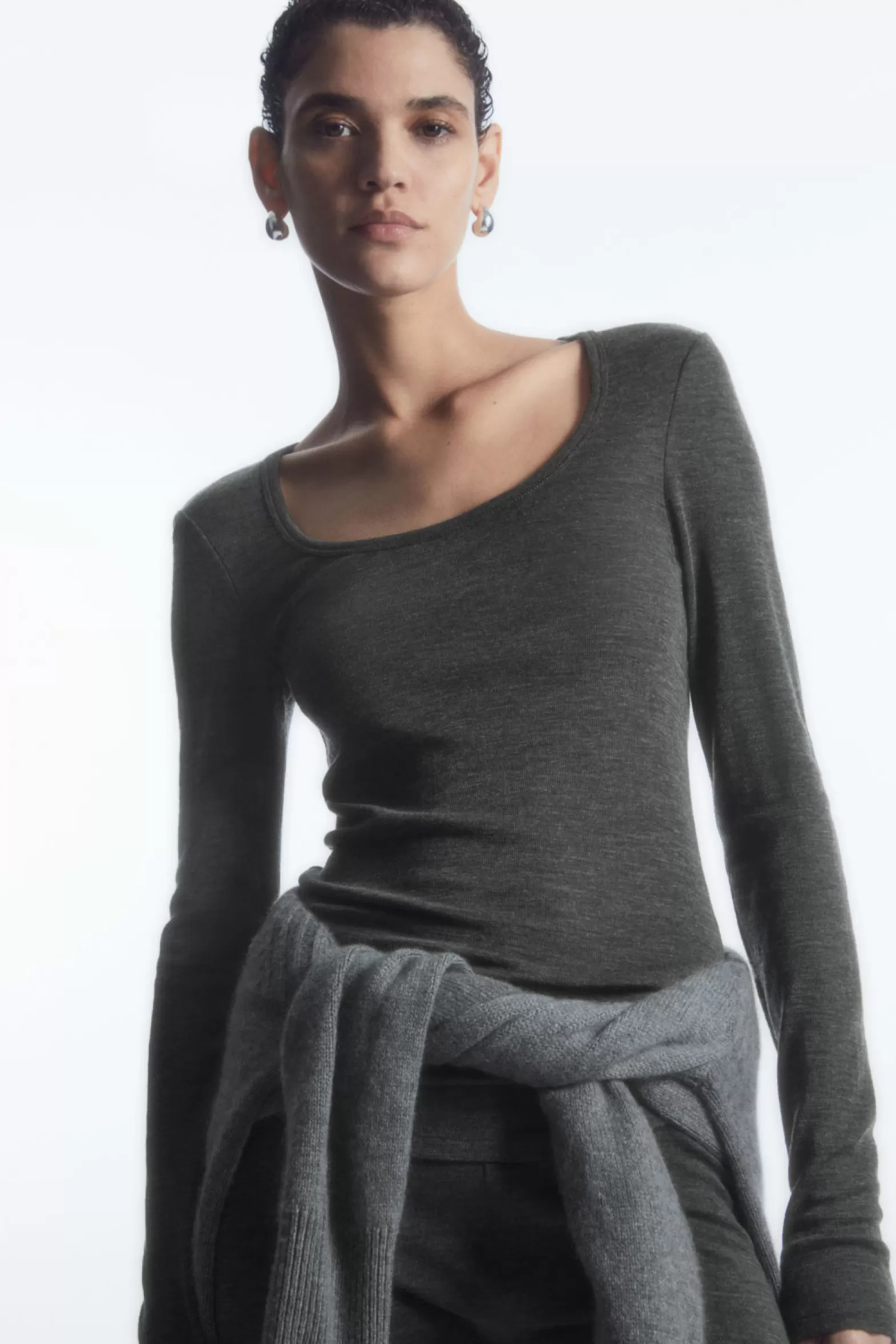 COS SCOOP-NECK MERINO WOOL LONG-SLEEVED TOP