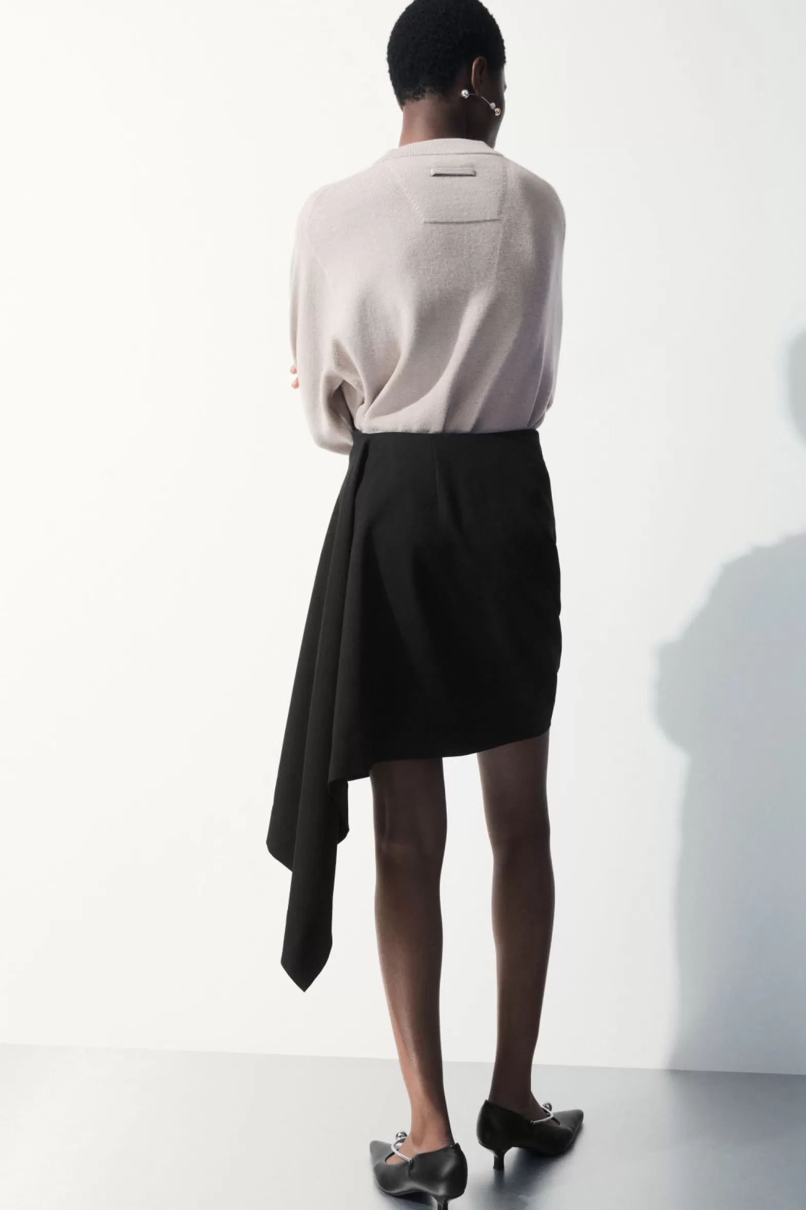 COS THE ASYMMETRIC DRAPED MINI SKIRT