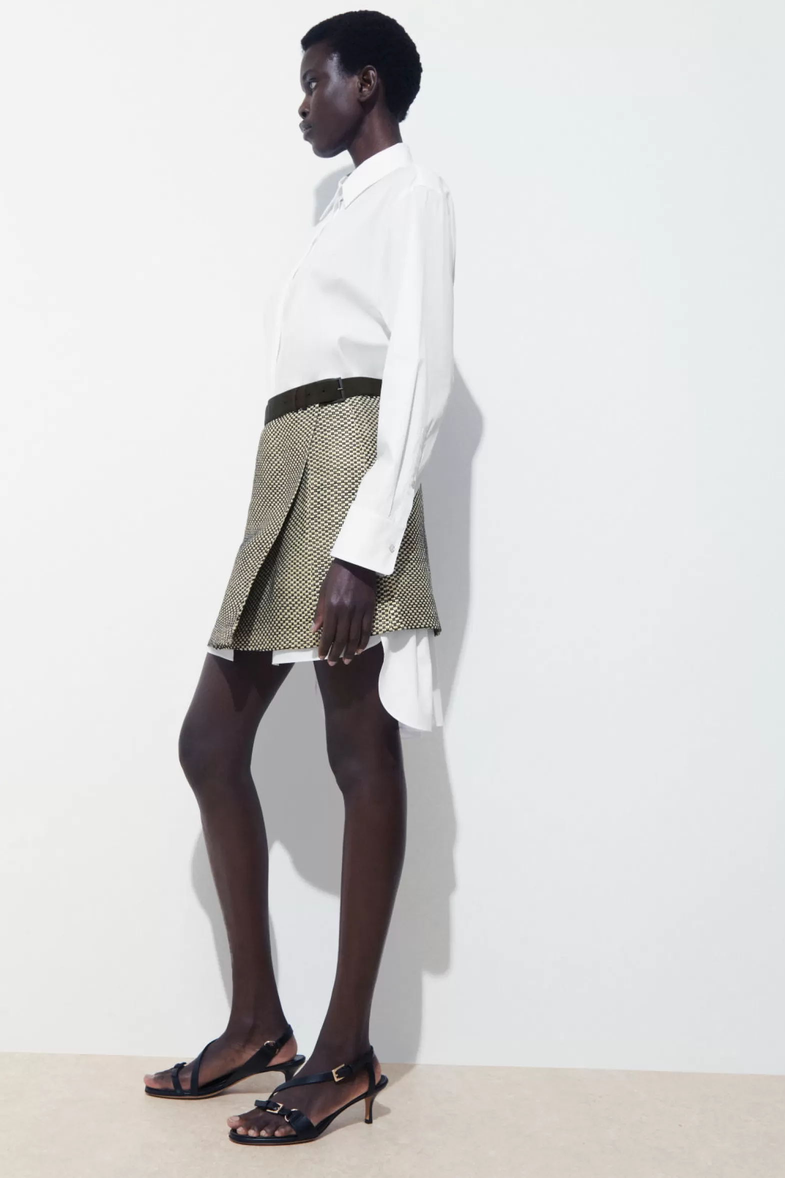 COS THE BELTED RAFFIA MINI SKIRT